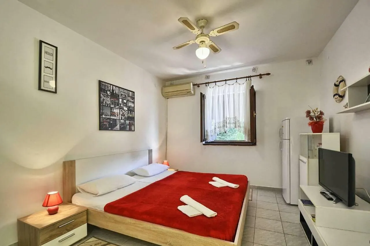 The Big Smile Apartments Pula 0*,  Chorvatsko